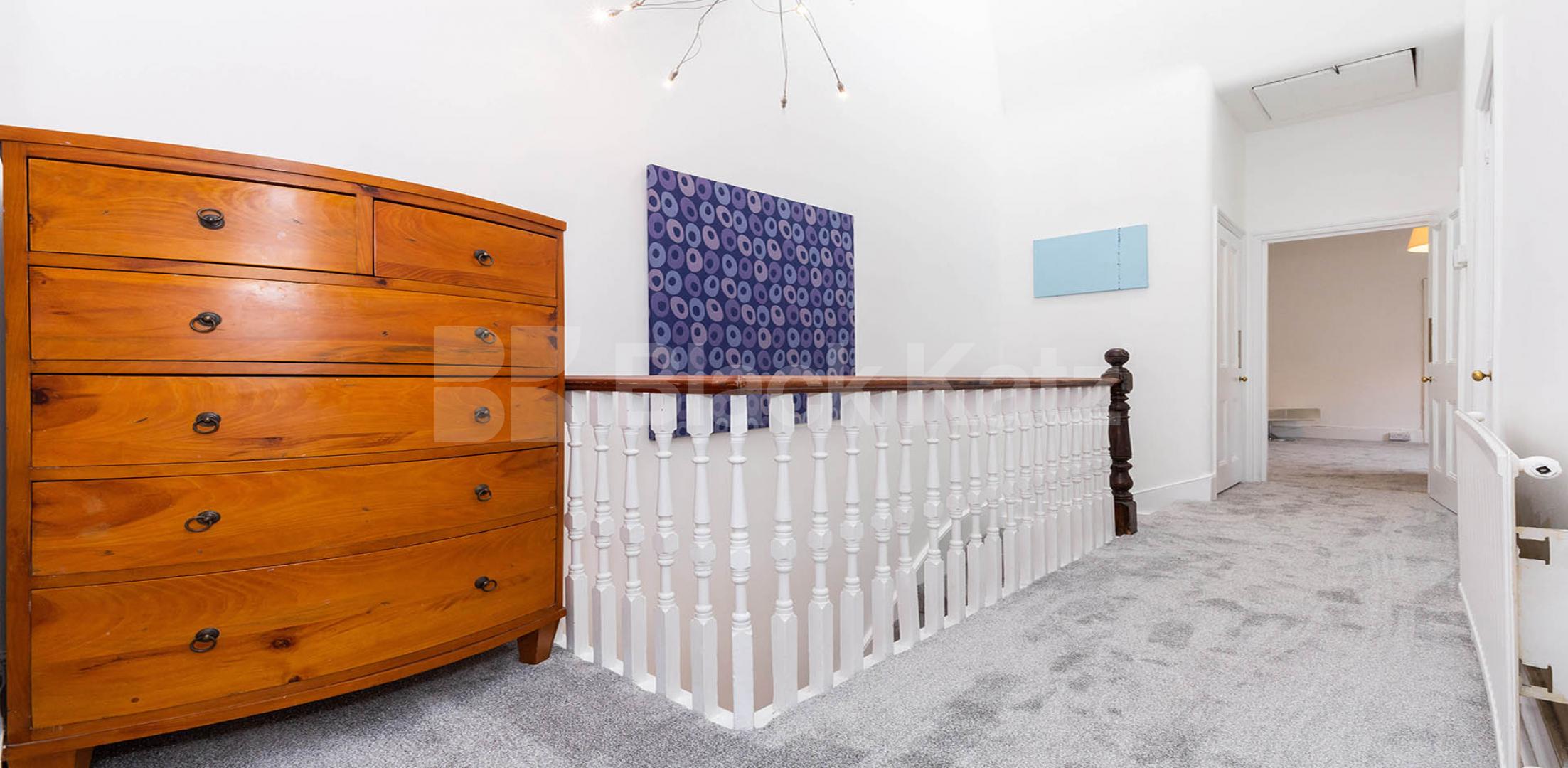 Central camden location 3 double bedrooms plus lounge mins to tube snd shops College Place, Camden